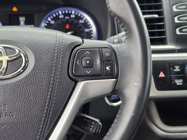 Used 2016 Toyota Highlander XLE image 24