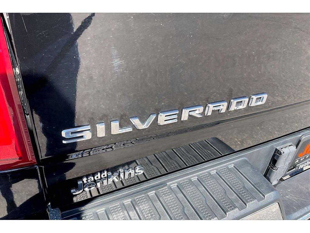 Used 2020 Chevrolet Silverado 3500 LTZ w/ LTZ Premium Package AWD/4WD image 32
