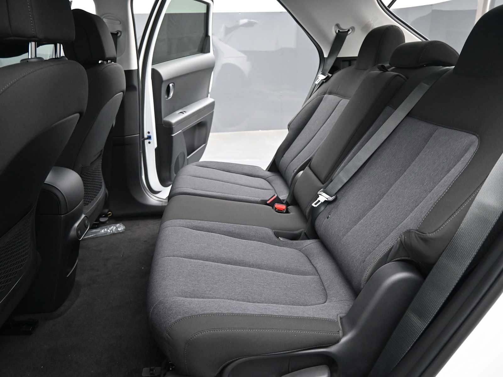 New 2025 Hyundai Ioniq 5 SE image 14