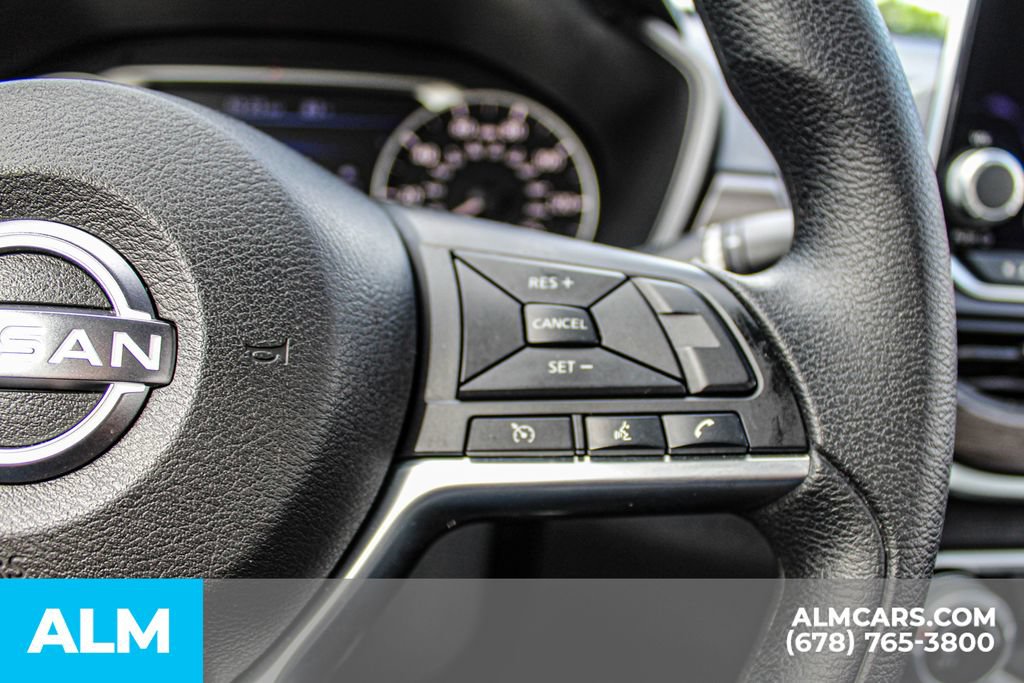 Used 2025 Nissan Altima 2.5 SV FWD image 27