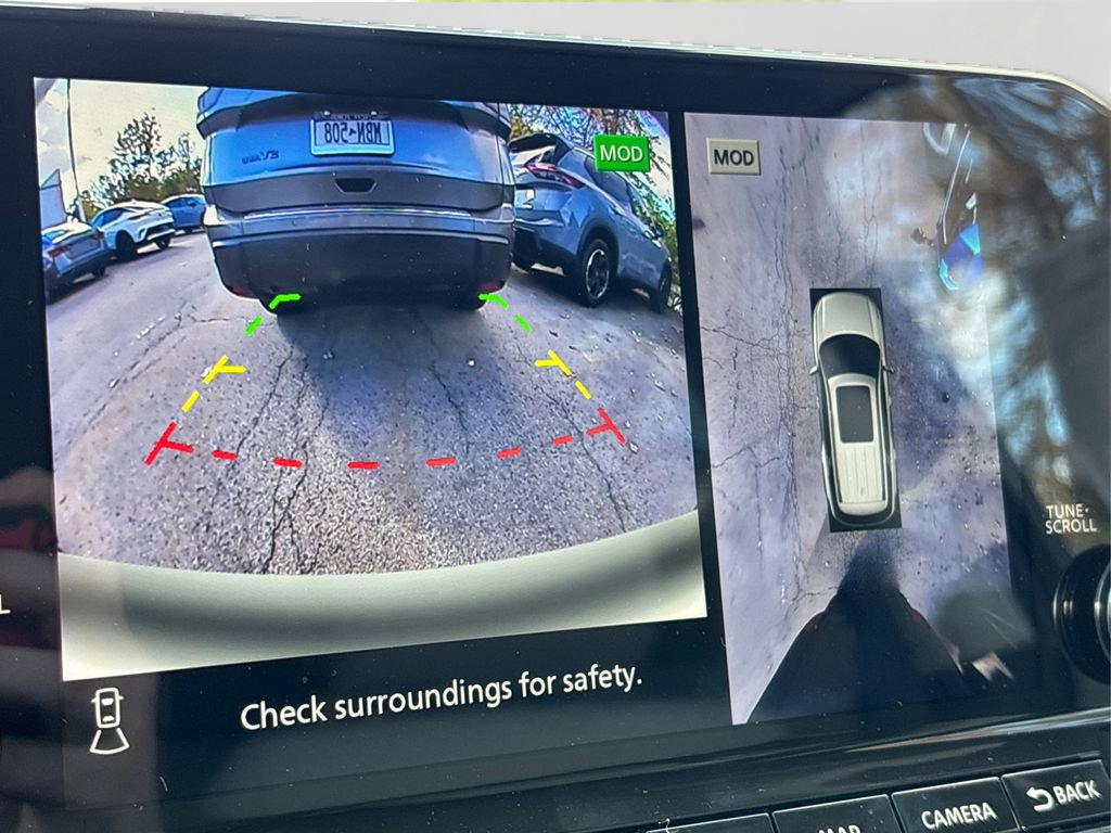 New 2025 Nissan Pathfinder SL image 24