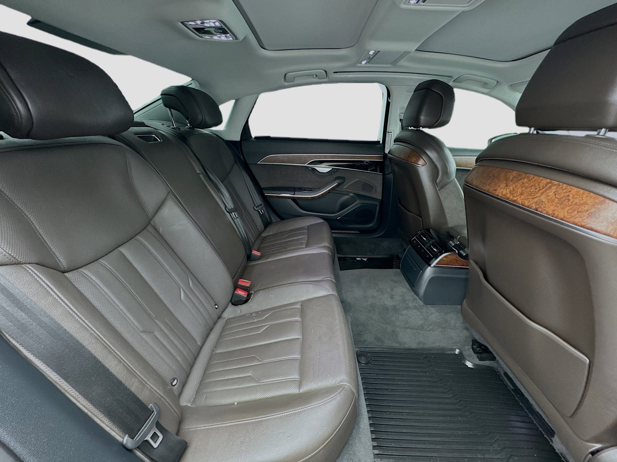 Used 2021 Audi A8 L 3.0T w/ Executive Plus Package image 18