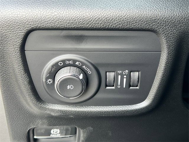 New 2025 Jeep Grand Cherokee Limited w/ Trailer Tow Package image 17