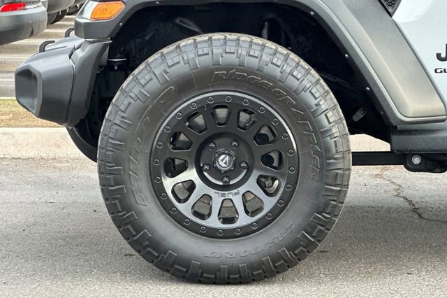 Certified 2022 Jeep Gladiator Sport image 24