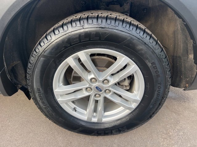 Used 2023 Ford Explorer XLT w/ Equipment Group 202A image 9