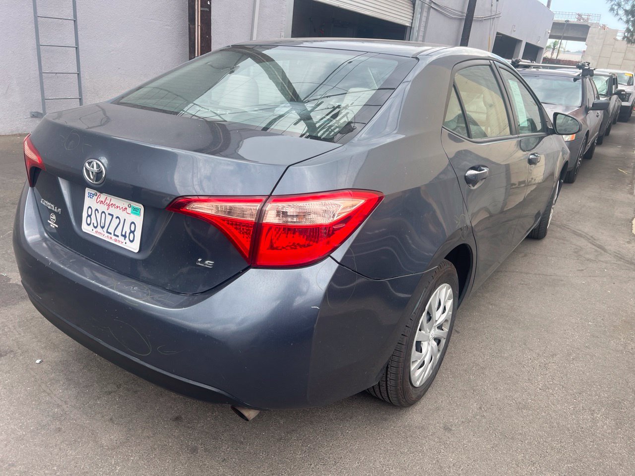 Used 2017 Toyota Corolla LE w/ Carpet Mat Package (TMS) FWD image 4