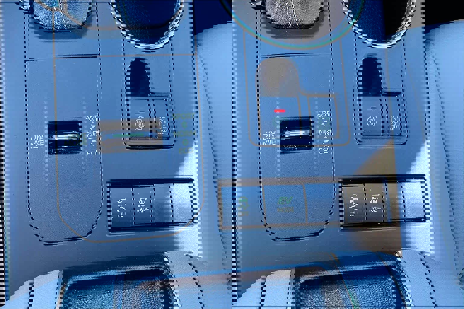 Used 2022 Toyota Highlander XLE image 32