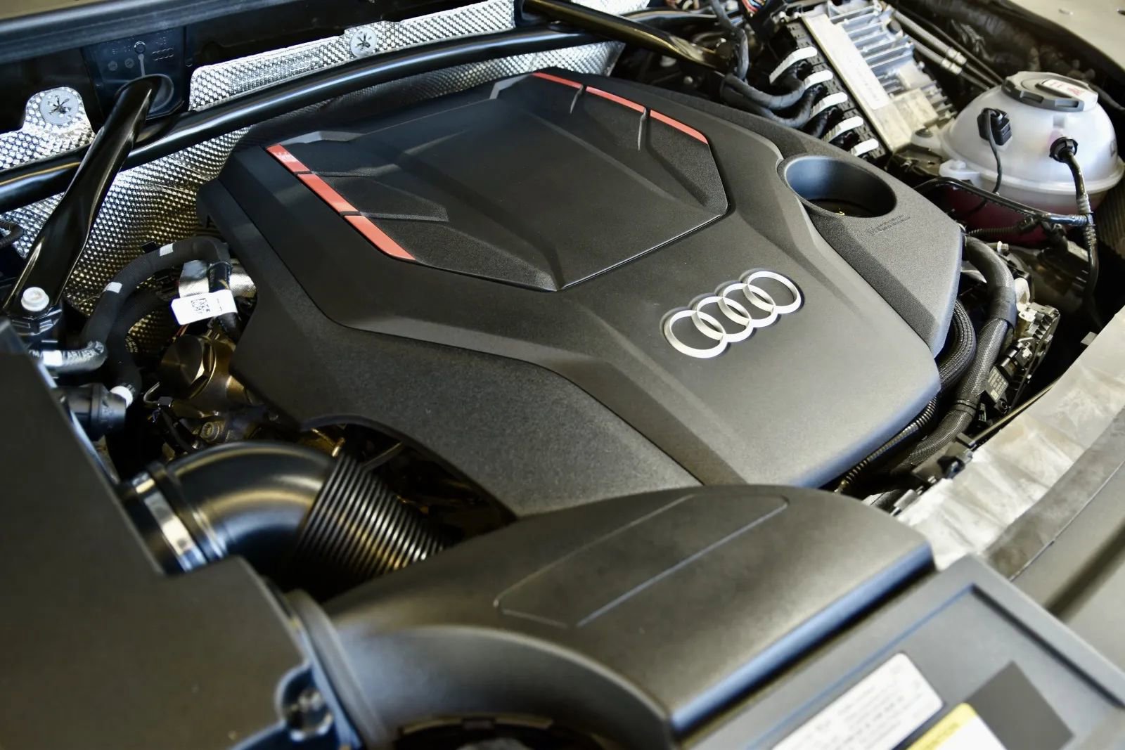 Used 2024 Audi SQ5 Premium Plus AWD/4WD image 30