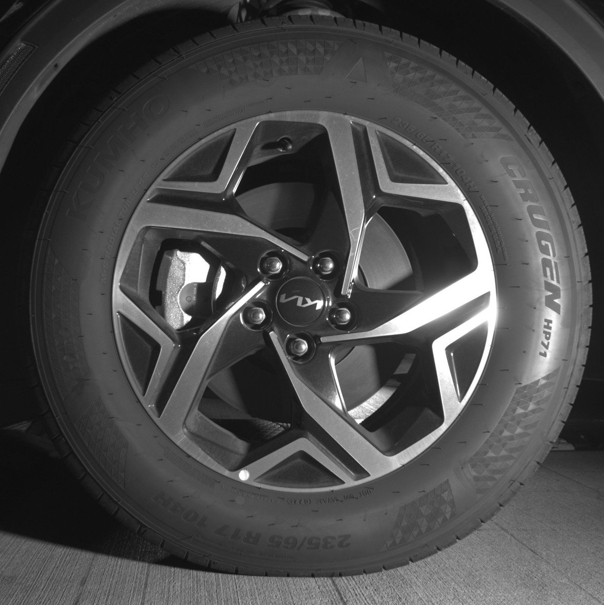 Used 2025 Kia Sportage LX FWD image 12