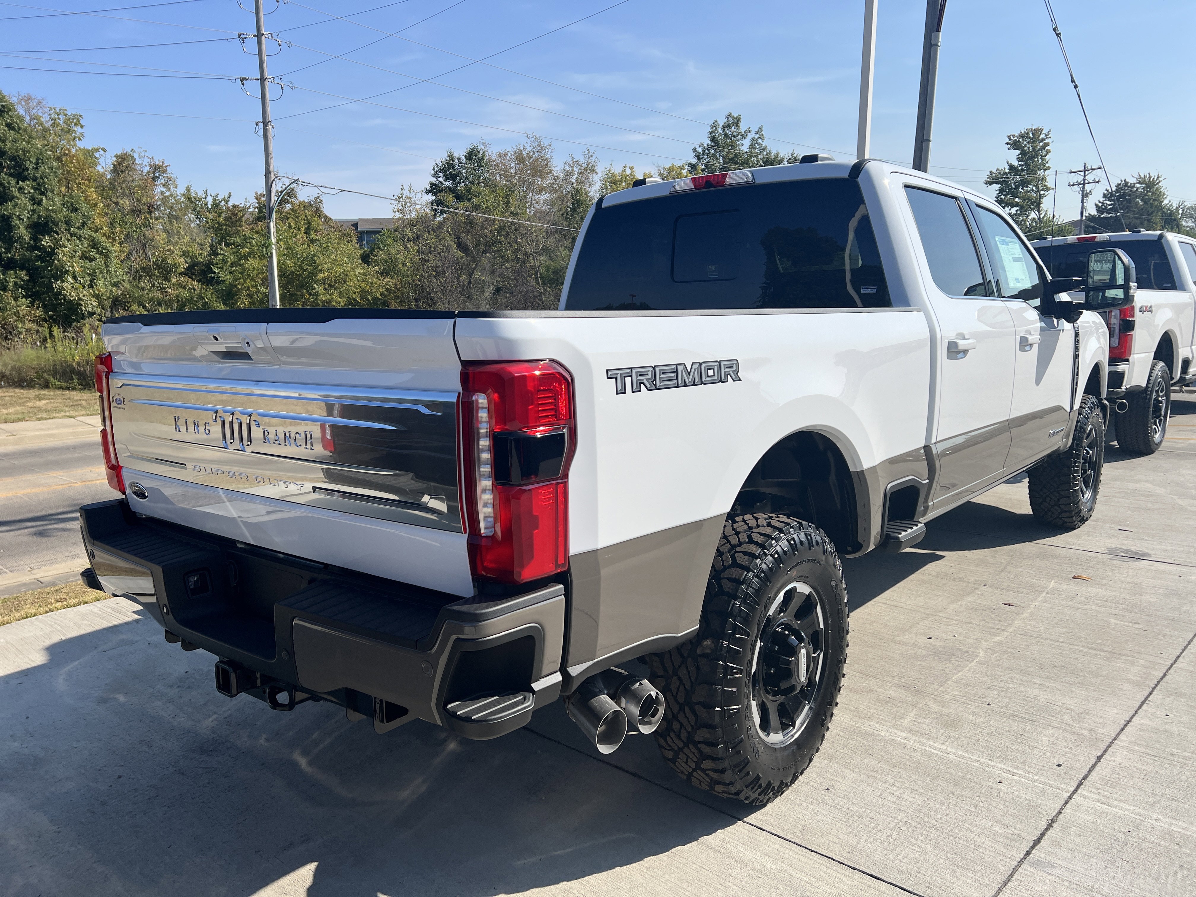 New 2026 Ford F350 4x4 Crew Cab Super Duty image 4