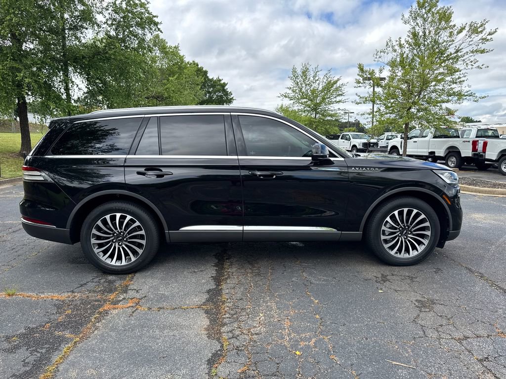 Used 2023 Lincoln Aviator AWD w/ Premium Package image 6