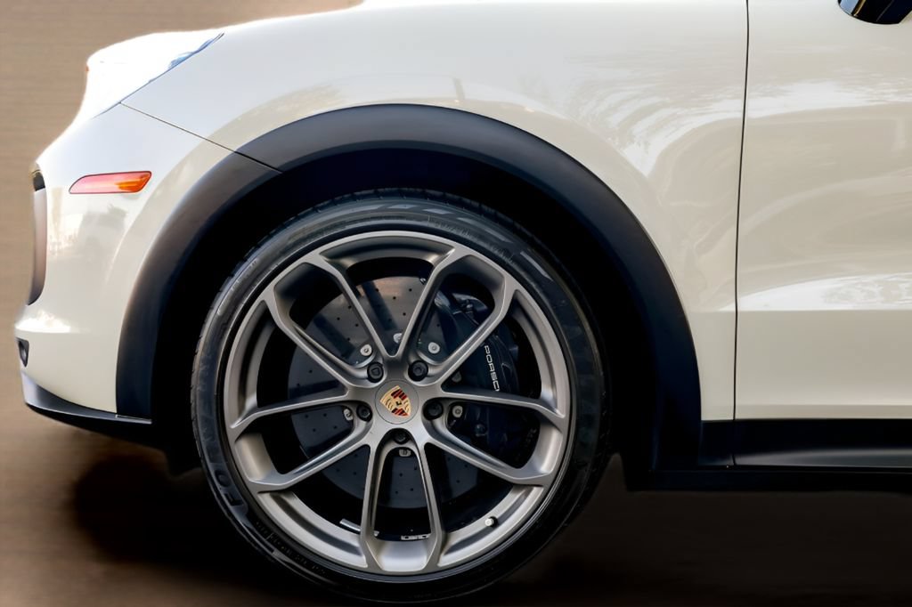 Used 2023 Porsche Cayenne Turbo GT AWD/4WD image 5