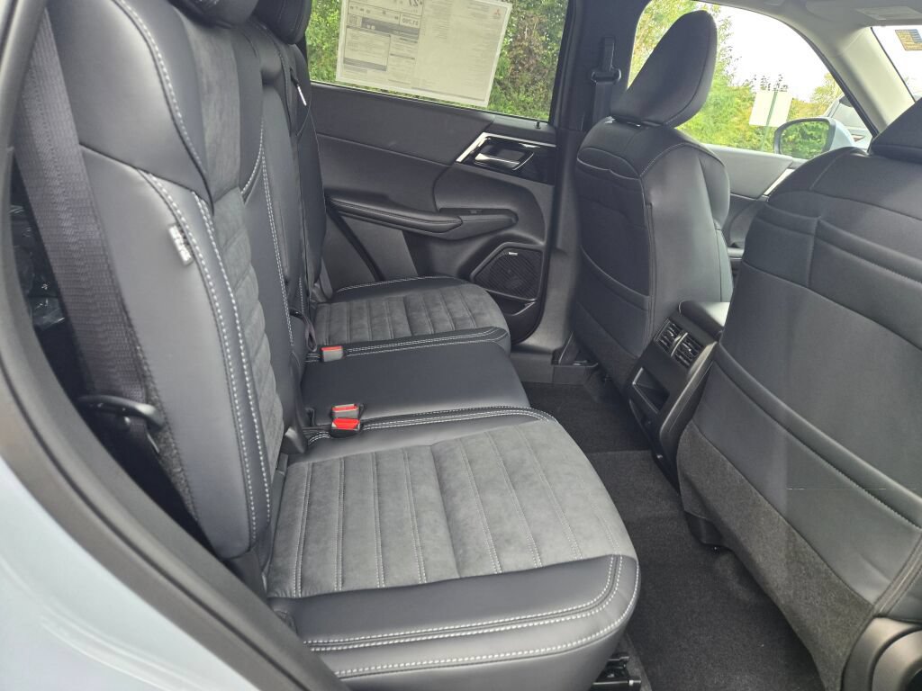 New 2027 Mitsubishi Outlander SE AWD/4WD image 7