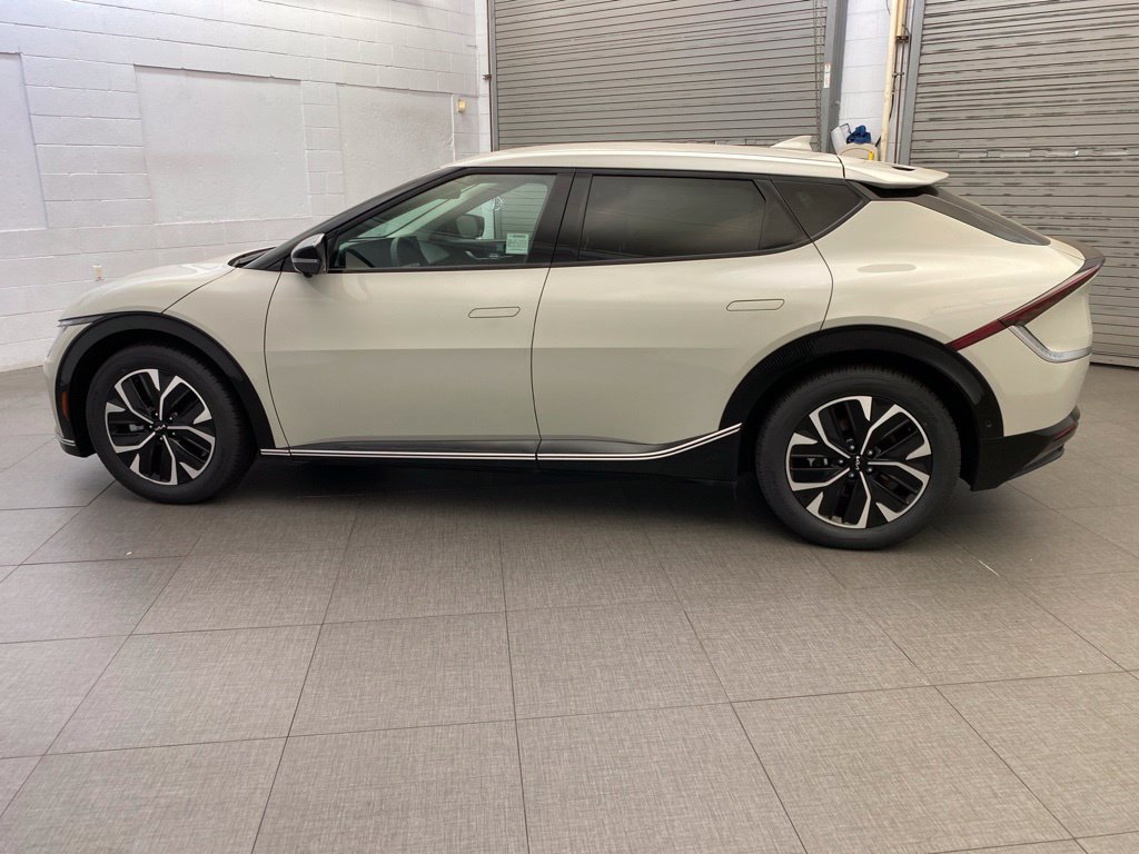 Used 2024 Kia EV6 Wind w/ Wind Technology Package RWD image 5
