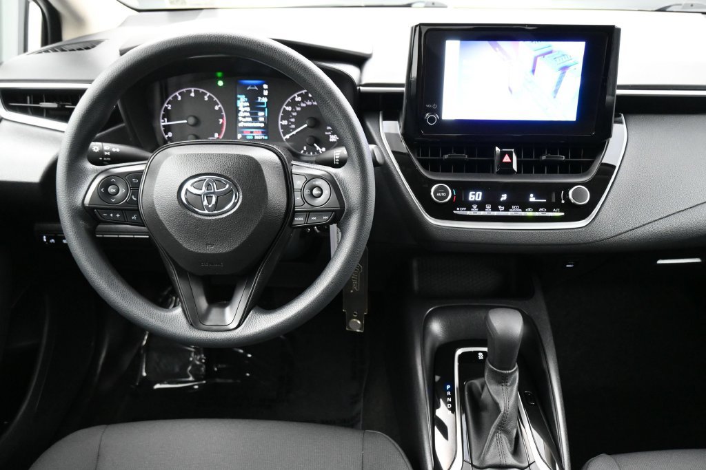 Used 2023 Toyota Corolla LE FWD image 5