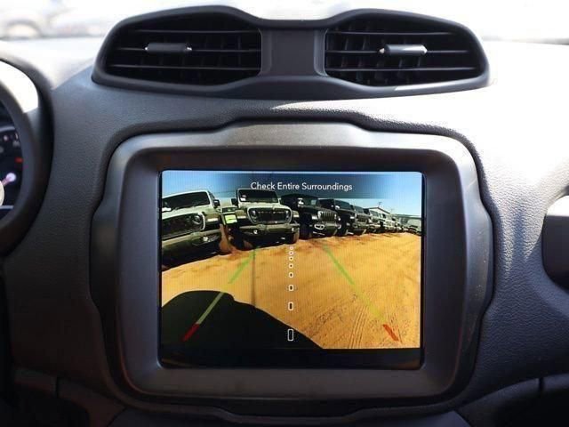 Used 2023 Jeep Renegade Latitude w/ Sun & Fun Group AWD/4WD image 30
