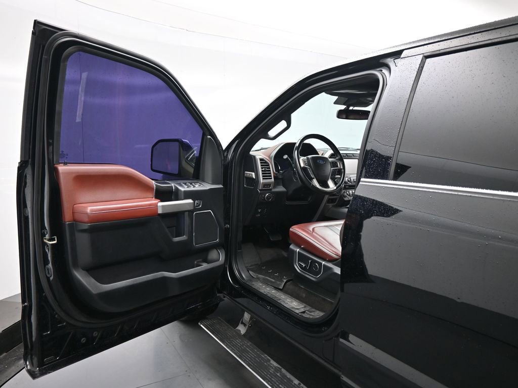 Certified 2018 Ford F150 Platinum w/ Equipment Group 701A Luxury image 9