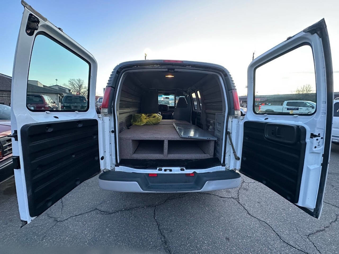 Used 2001 Chevrolet Express 1500 image 36