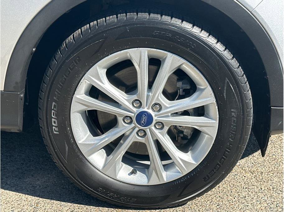 Used 2017 Ford Escape SE w/ Equipment Group 201A AWD/4WD image 10