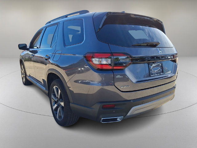 Used 2024 Honda Pilot Touring image 4