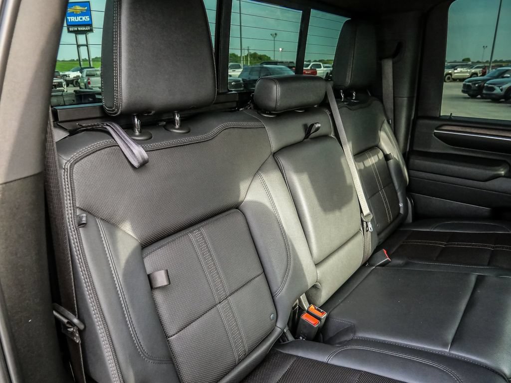 Used 2024 Chevrolet Silverado 2500 High Country w/ High Country Premium Package AWD/4WD image 32