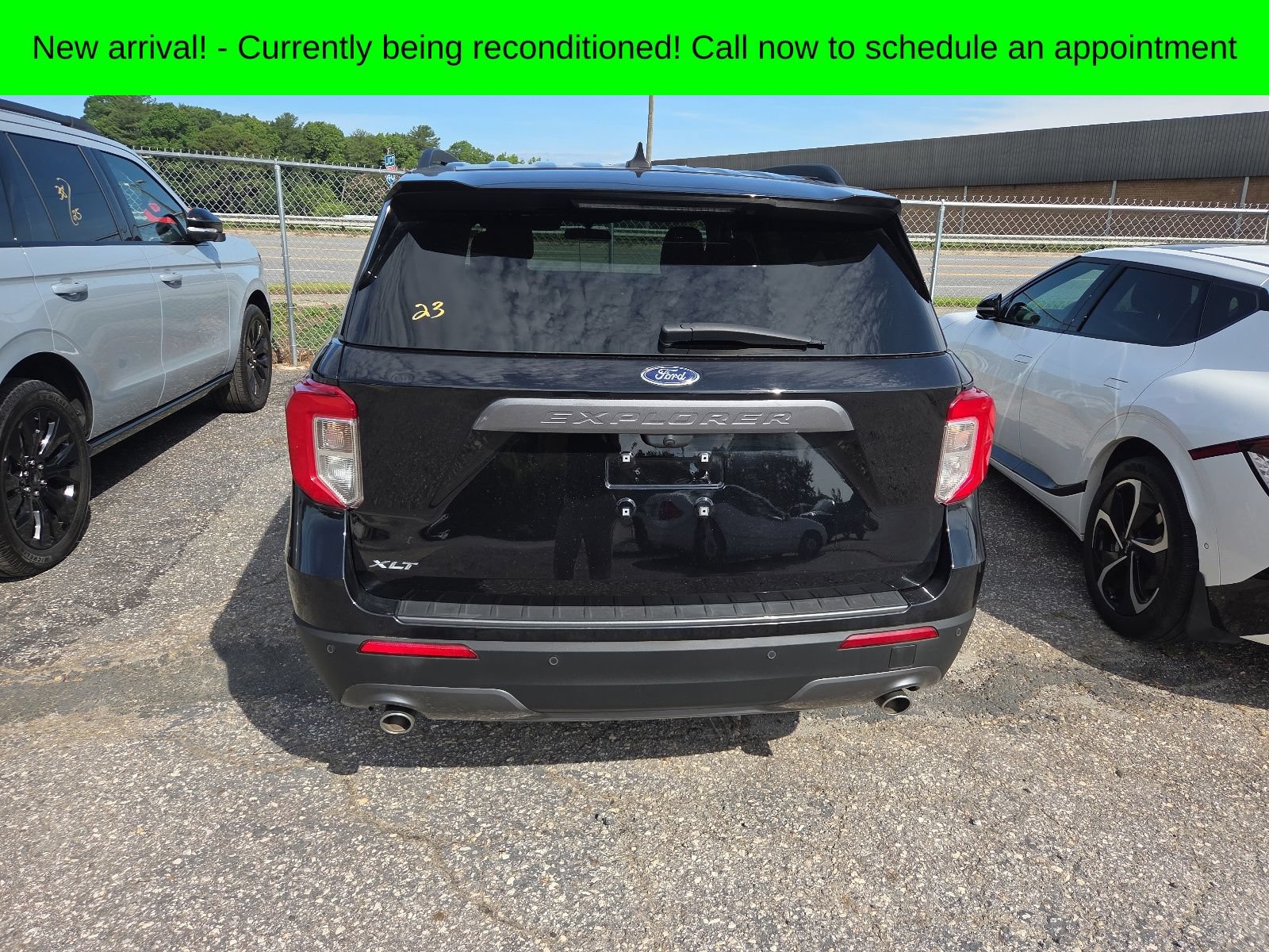 Used 2024 Ford Explorer XLT w/ Equipment Group 202A RWD image 5