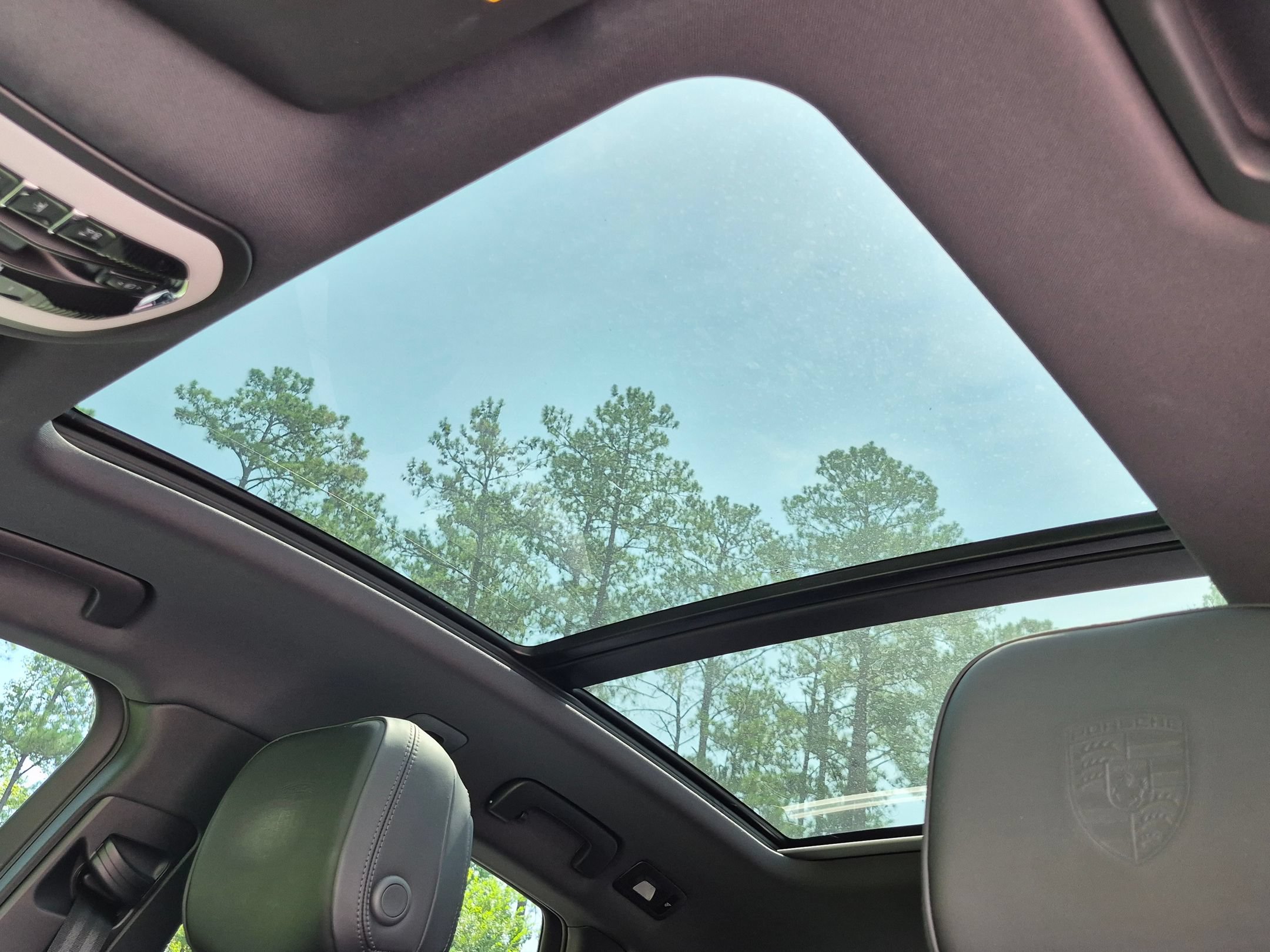 Certified 2024 Porsche Macan S AWD/4WD image 18