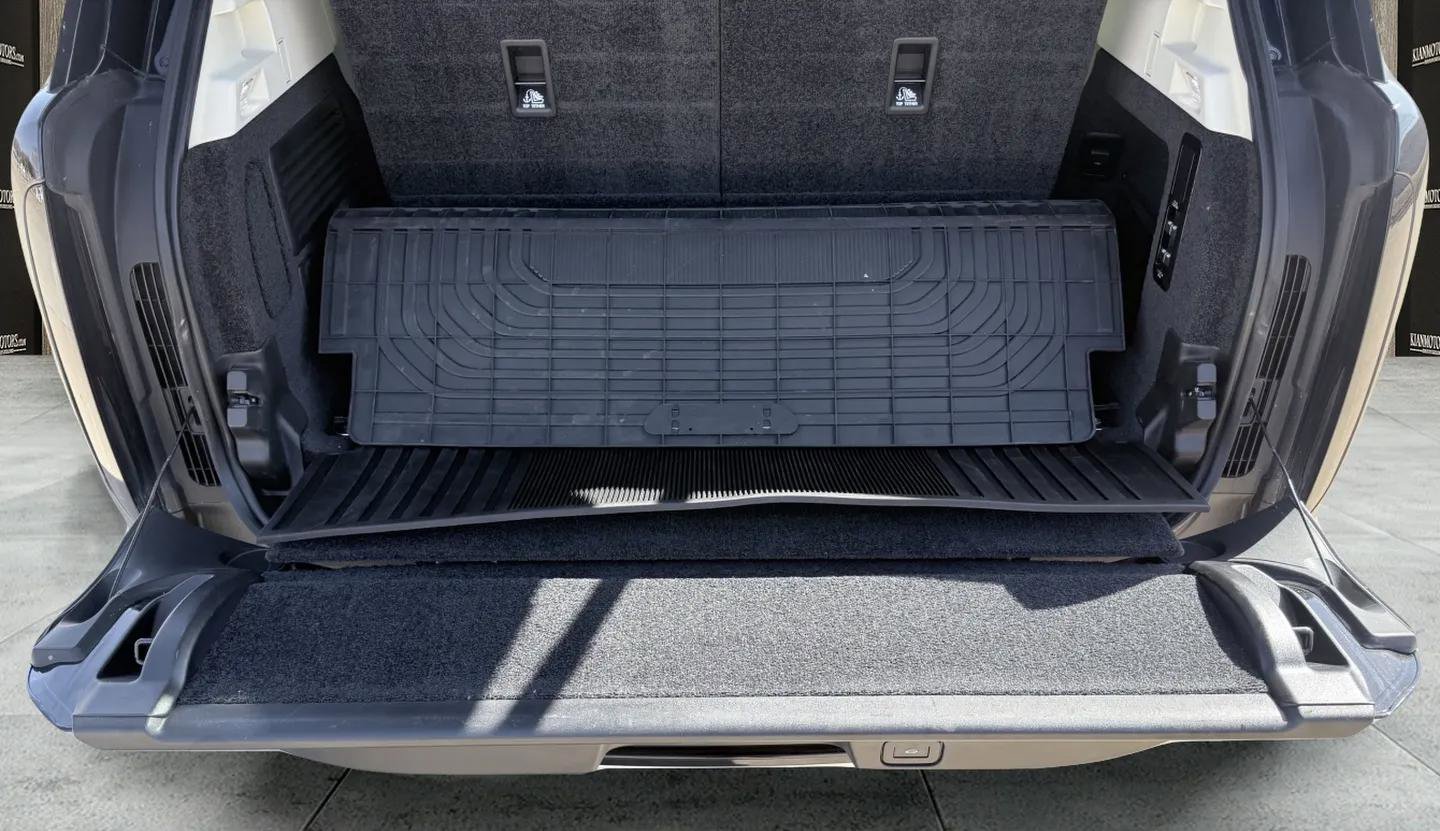 Used 2023 Land Rover Range Rover Long Wheelbase Autobiography image 20