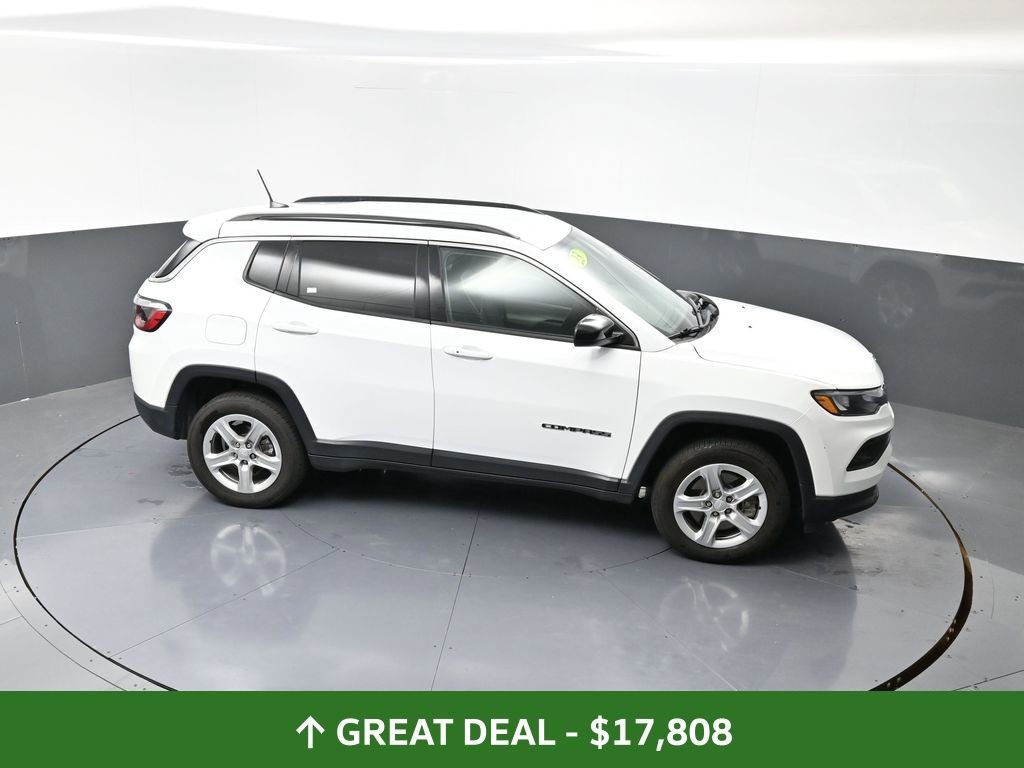 Used 2023 Jeep Compass Latitude image 44