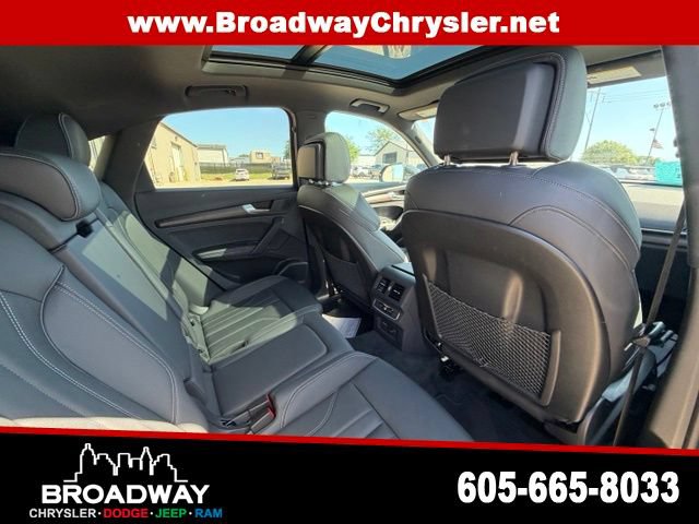 Used 2023 Audi Q5 2.0T Premium Plus w/ Premium Plus Package AWD/4WD image 11