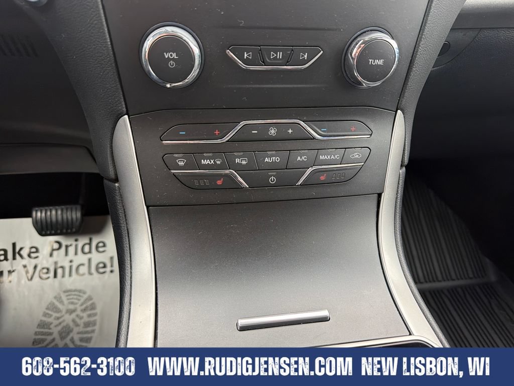 Used 2019 Ford Edge SEL w/ Equipment Group 201A AWD/4WD image 17
