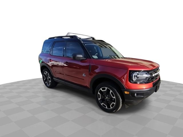 Used 2023 Ford Bronco Sport Outer Banks w/ Tech Package image 2