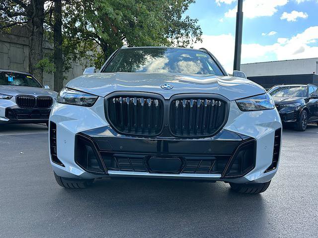 New 2026 BMW X5 xDrive50e image 2