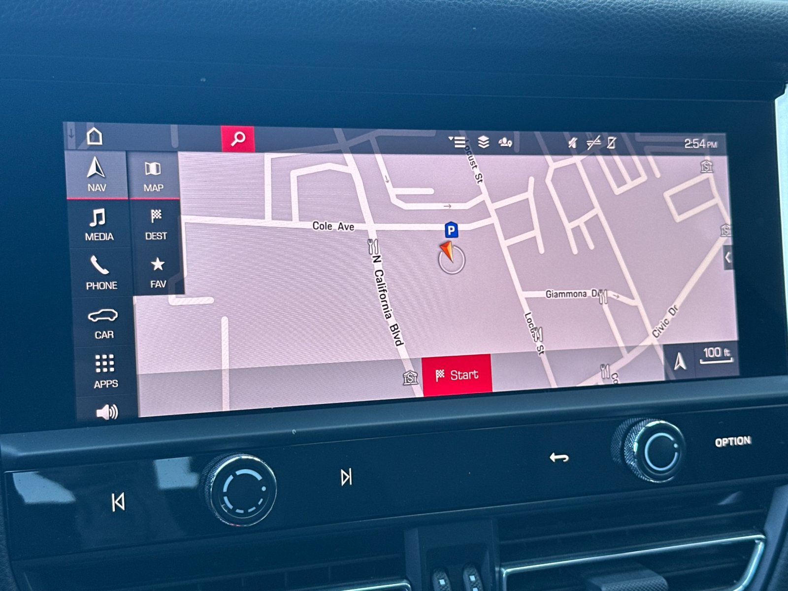 Certified 2023 Porsche Macan AWD/4WD image 16