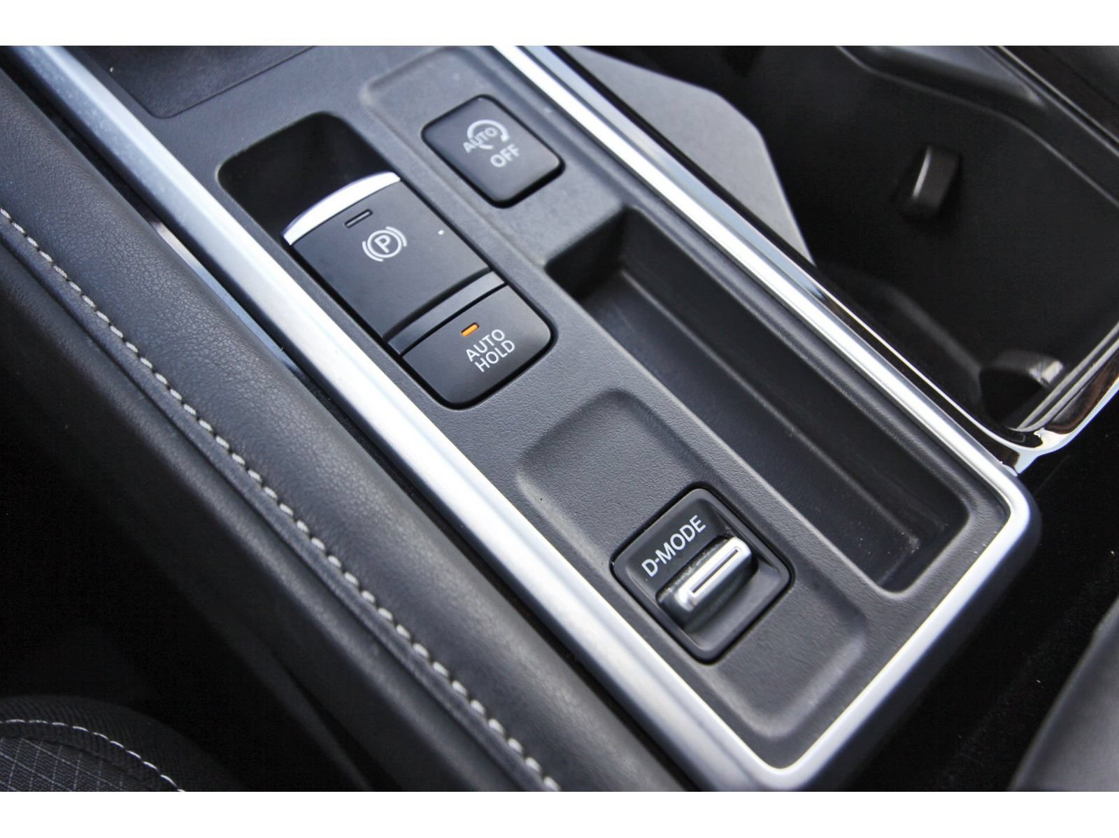 Certified 2025 Nissan Pathfinder SV FWD image 29