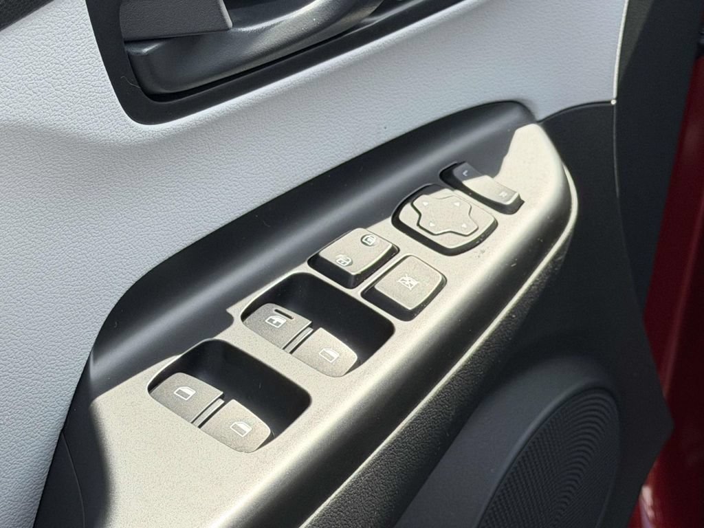 Certified 2023 Hyundai Kona SE AWD/4WD image 17