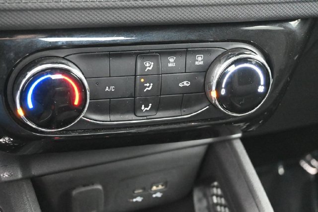 Used 2025 Chevrolet TrailBlazer LT AWD/4WD image 24