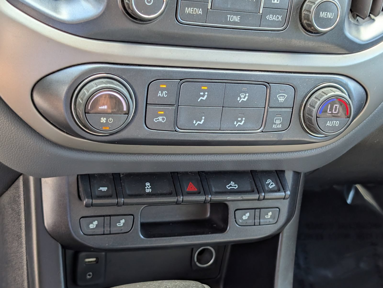 Used 2017 Chevrolet Colorado Z71 AWD/4WD image 25