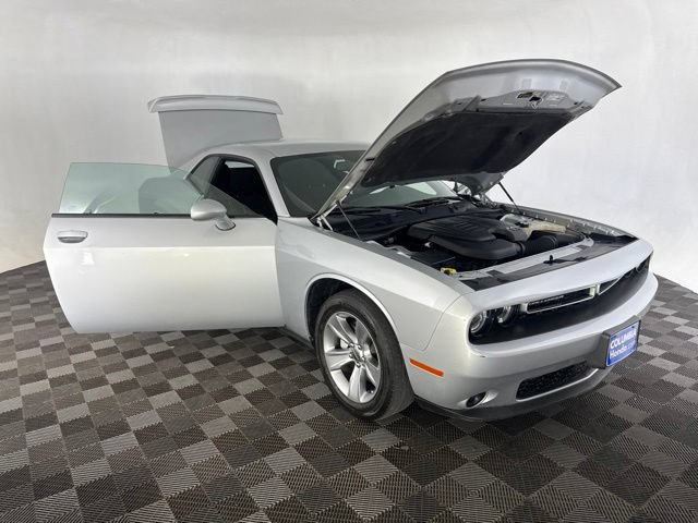 Used 2022 Dodge Challenger SXT RWD image 16