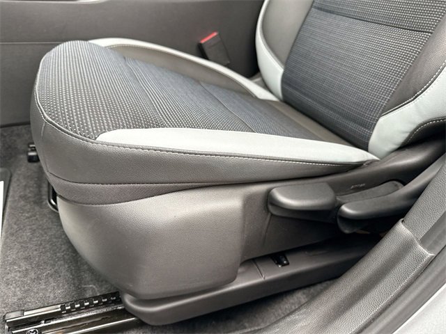 Used 2025 Buick Envista Preferred image 12