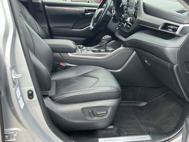 Used 2021 Toyota Highlander Limited image 26