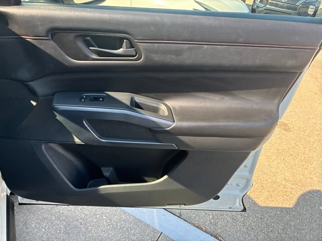 Used 2023 Nissan Pathfinder Rock Creek AWD/4WD image 13