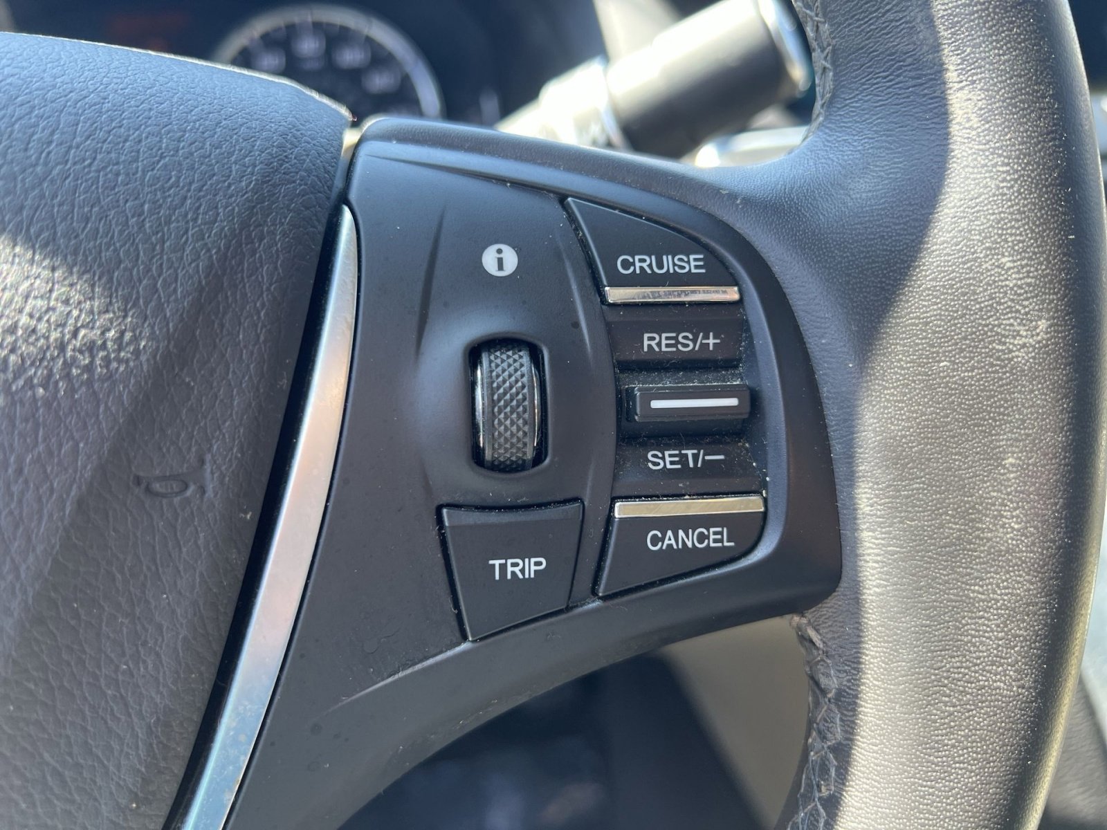 Used 2015 Acura TLX FWD image 33