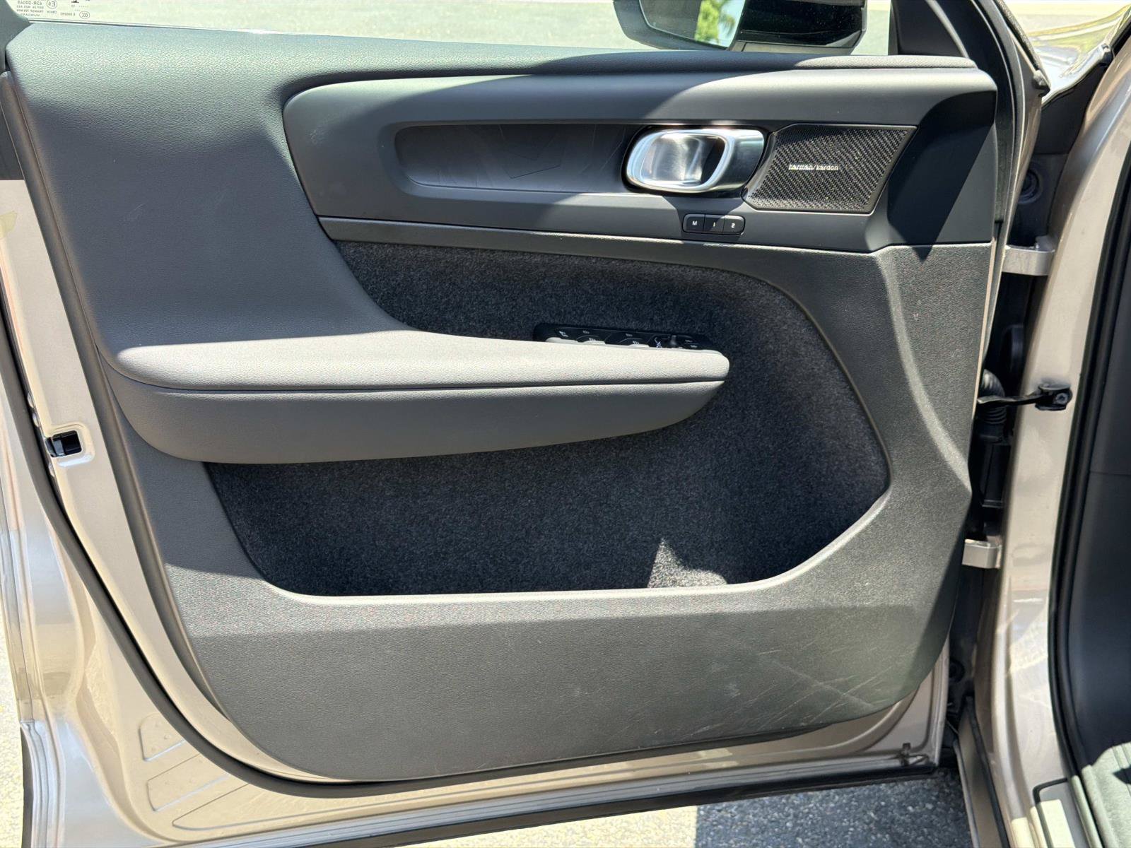 Certified 2023 Volvo XC40 Recharge Ultimate w/ Protection Package Premier AWD/4WD image 15