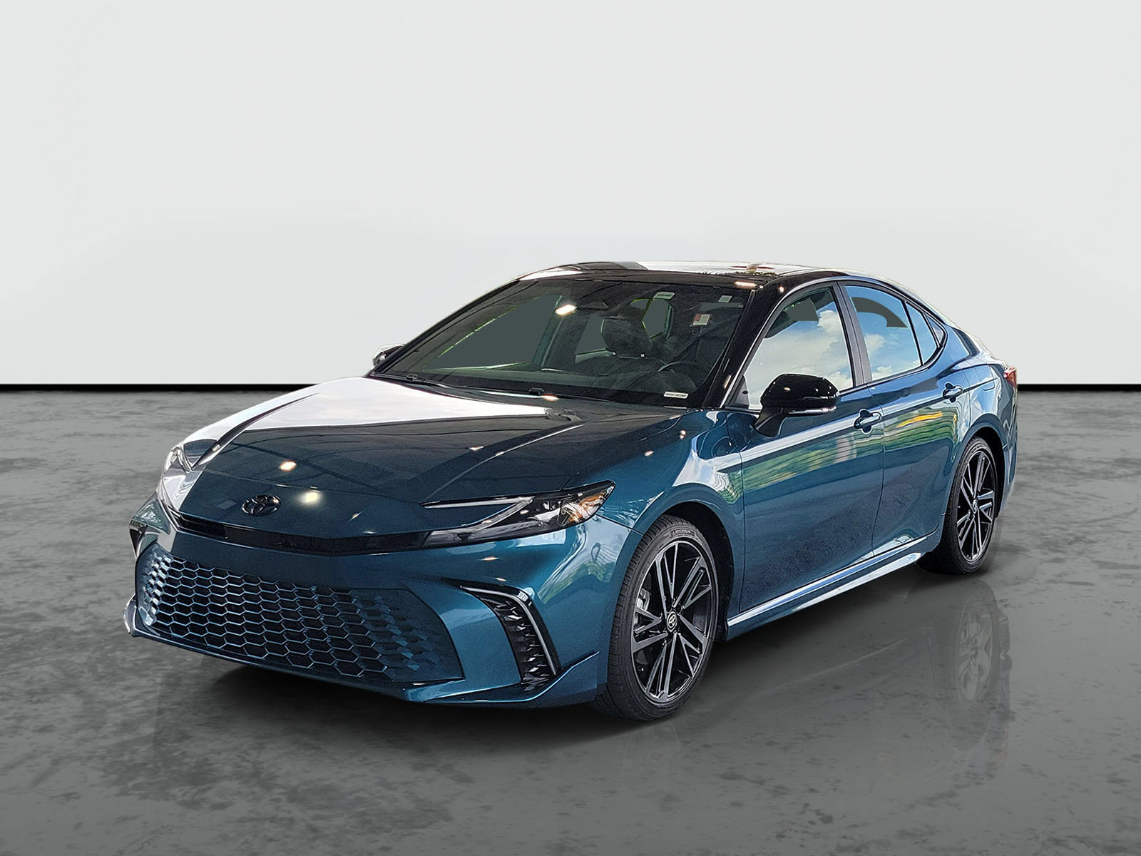 Used 2026 Toyota Camry XSE FWD image 4