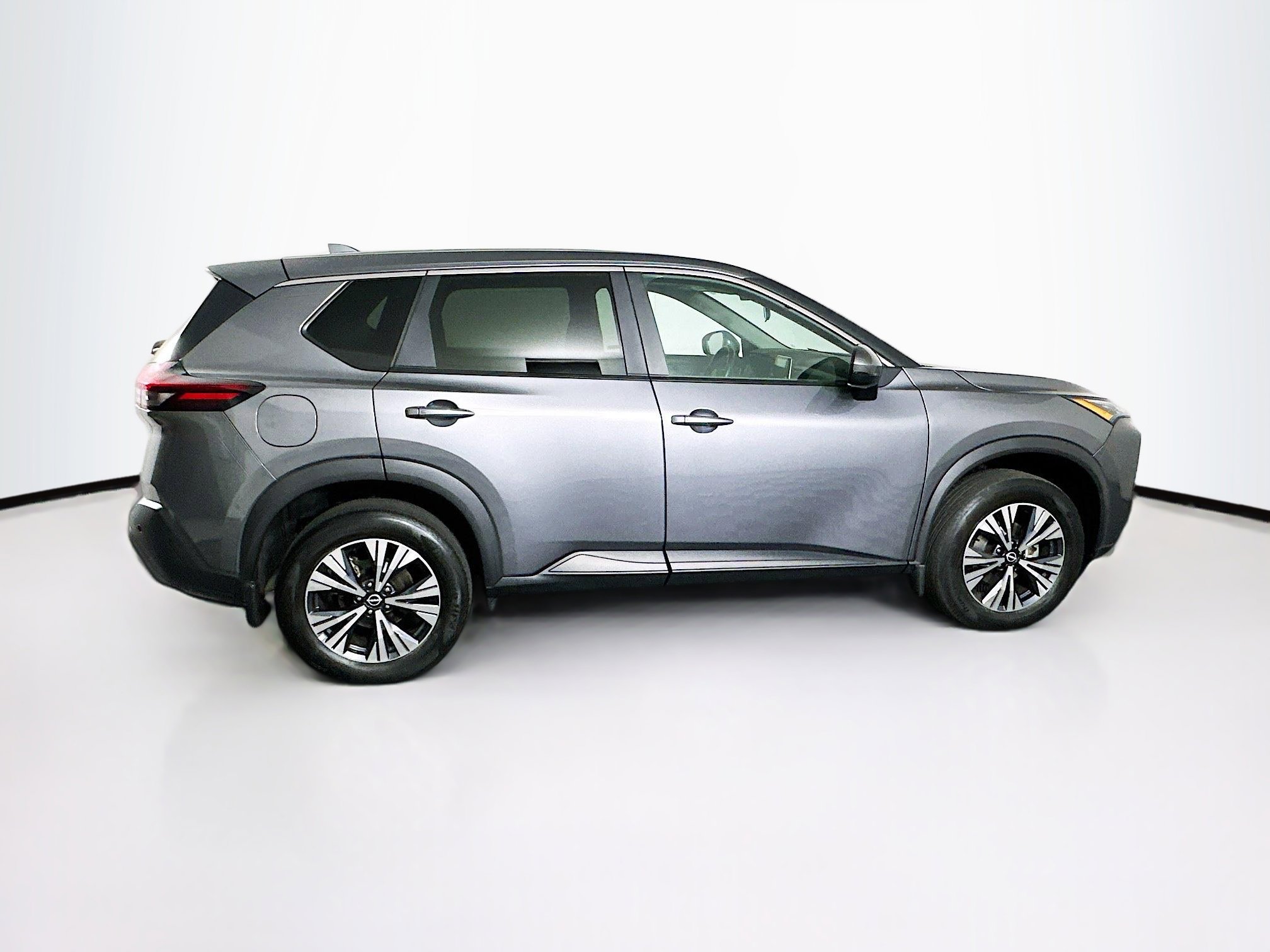 Used 2023 Nissan Rogue SV image 9