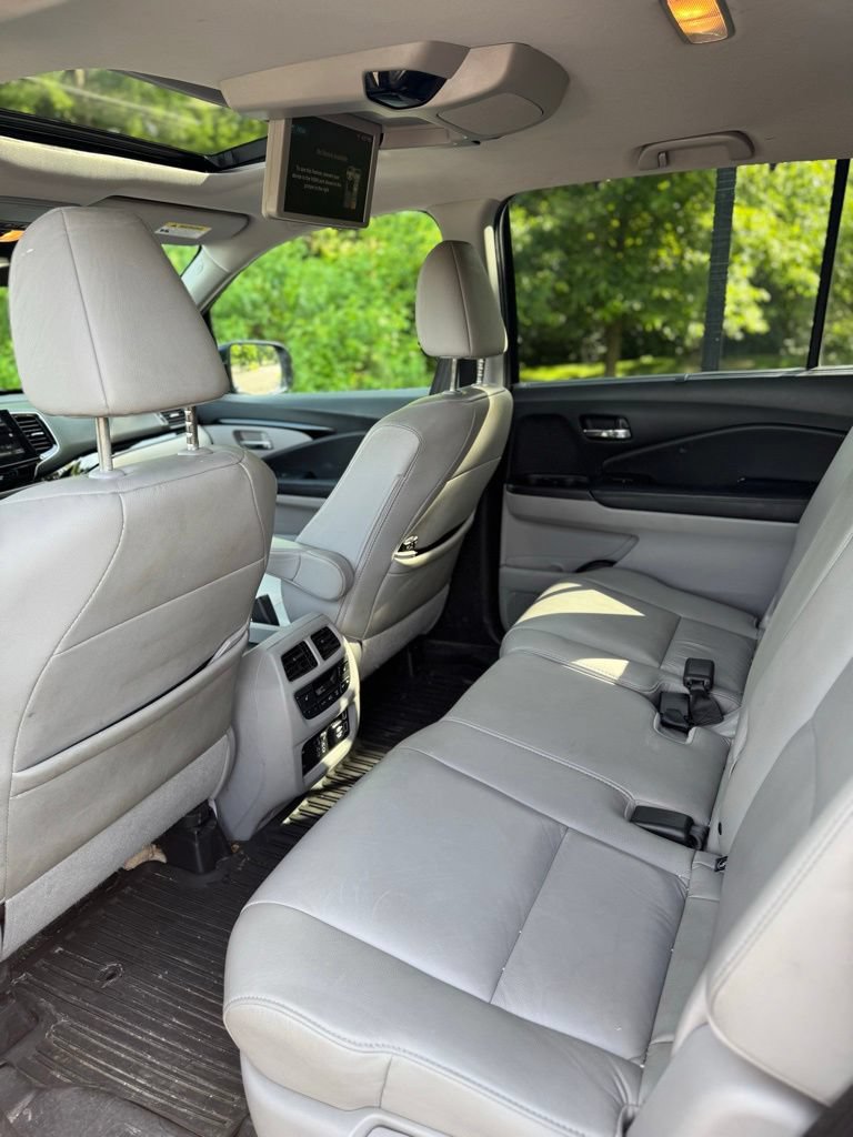 Used 2019 Honda Pilot Touring image 9