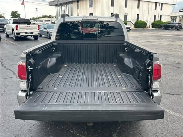 Used 2021 Toyota Tacoma TRD Off-Road AWD/4WD image 11