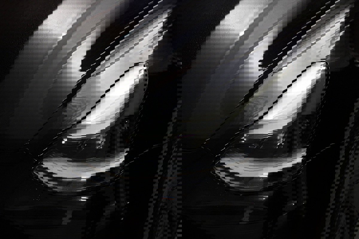 Used 2023 Tesla Model 3 Standard Range image 4