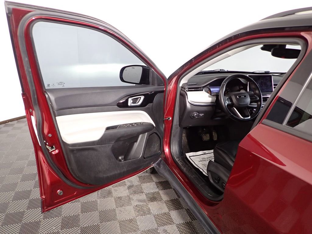 Used 2022 Jeep Compass Limited image 14